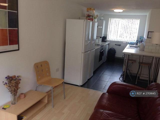 Glenridding Close, Oldham Ol1 3Ju, OL1 1 bed in a house share to rent £600 pcm £138 pw
