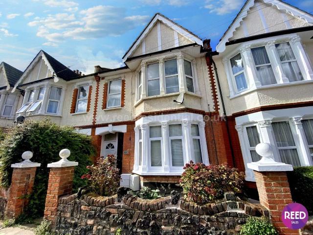 Glenwood Avenue, Westcliff On Sea SS0, 2 bed flat to rent, £1,200 pcm | PrimeLocation