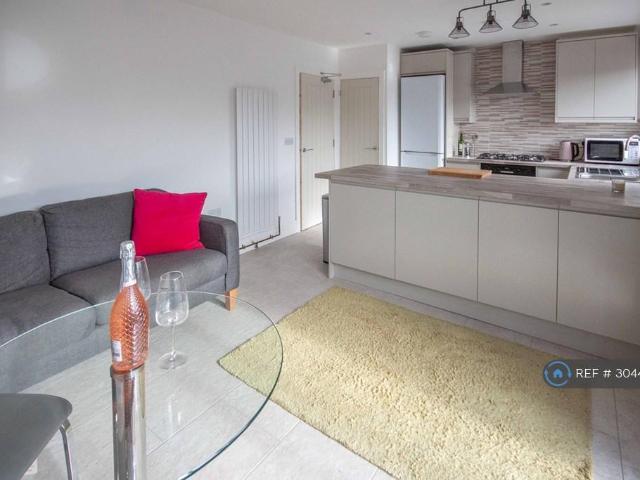 Glenwood, Cardiff, CF23 1 bed in a house share to rent £458 pcm £106 pw