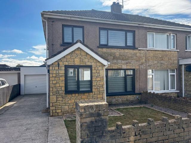 Glenwood Close, Coychurch, CF35 3 bed house to rent £1,400 pcm £323 pw