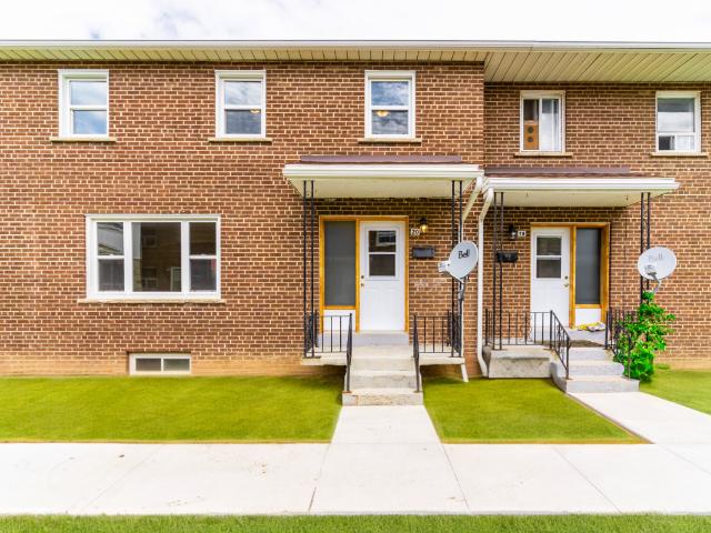 Glenwood Park Townhomes Townhouse 3 bedroom available at 2418 Glenwood School Drive Apartment for Rent