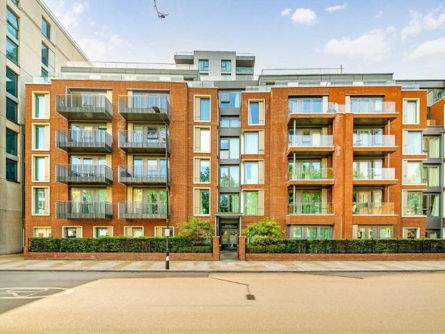 Glenthorne Road, London W6 2 bed flat to rent £3,750 pcm £865 pw