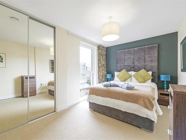 Glenthorne Road, W6 1 bed flat to rent £2,200 pcm £508 pw