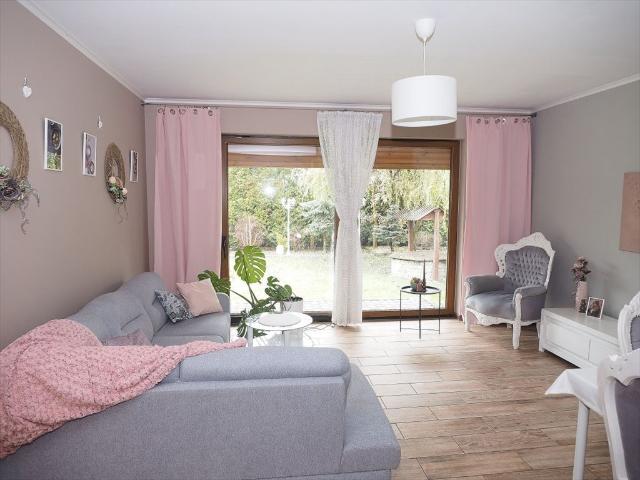 Przestronny dom 128 m² z garażem i ogrodem zapraszam