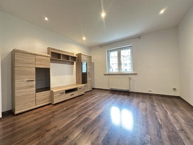 Gliwice, Szobiszowice, 3 pokoje, otwarta kuchnia, gazowe