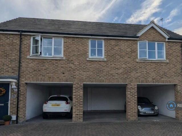 Glimmer Way, Rochester, ME3 2 bed detached house to rent £1,350 pcm £312 pw