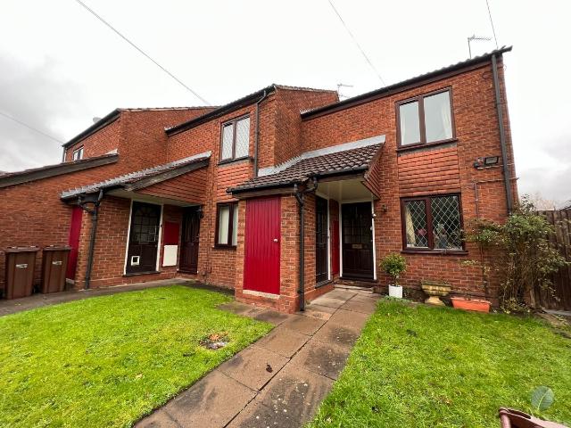Glyme Drive, Tettenhall, Wolverhampton WV6, 2 bed flat to rent, £775 pcm | PrimeLocation