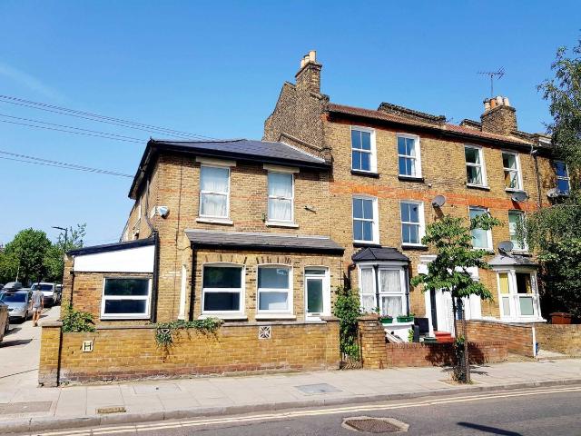 Glyn Road First Floor, Hackney E5, 3 bed flat to rent, £2,300 pcm | PrimeLocation