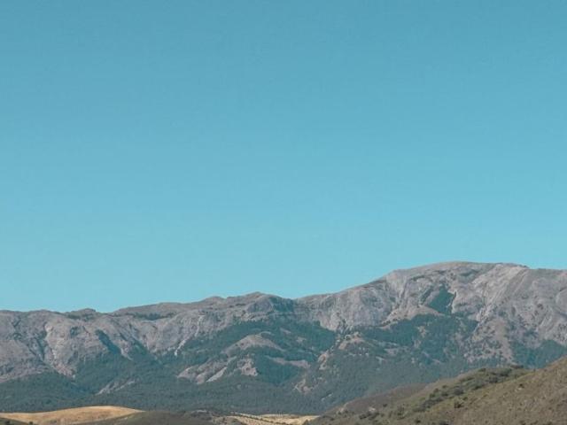 GR3903 Alhama de granada Chalet independiente con terreno de 30.000m2