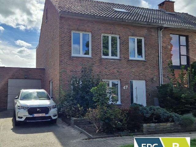 Grote woning,4 slaapkamers,2 badkamers, grote tuin, lage EPC