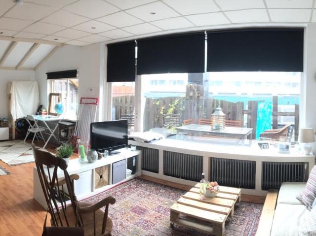 Grote kamer & privé terras, centrum Velp!