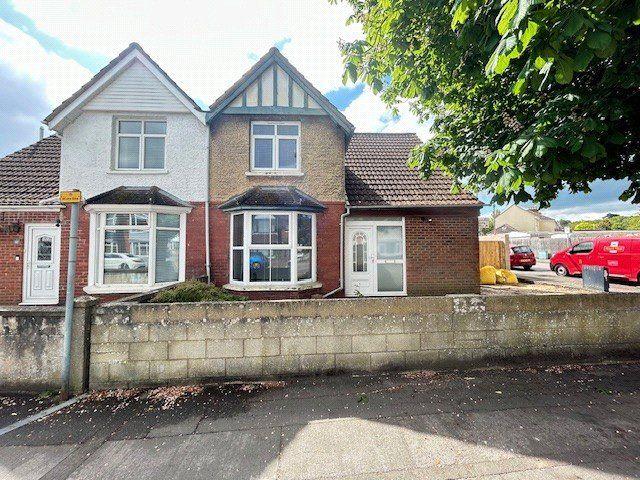 Groundwell Road, Swindon, Wiltshire SN1, 3 bed semi detached house to rent, £1,395 pcm | PrimeLocation