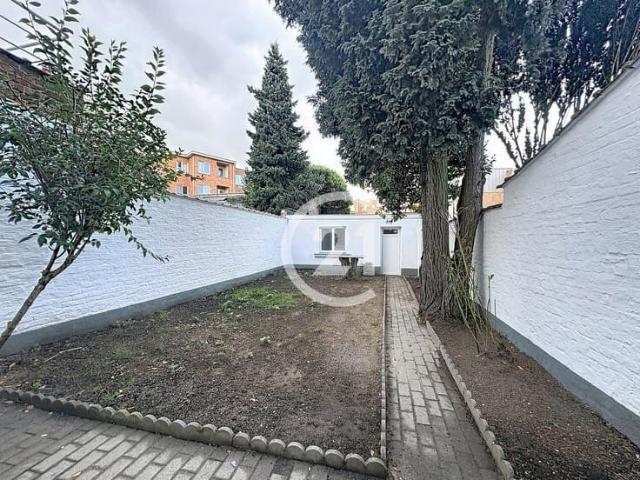 Ground floor – 1 bedroom + garden + workshop