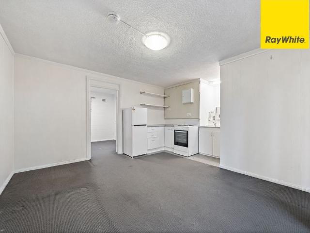 Ground floor 1 Bedroom Unit in Queanbeyan