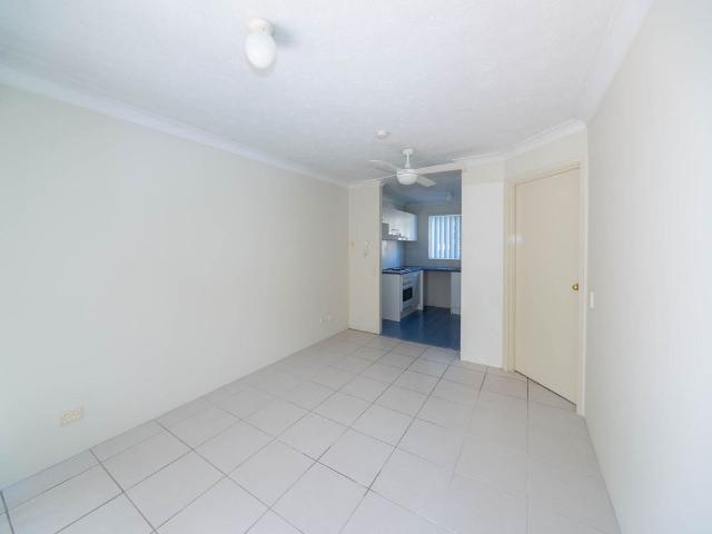 Ground Floor 1 Bedroom Unit – Prime Runaway Bay Location