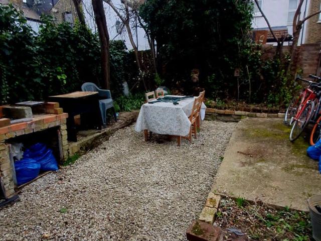 Ground floor 2 bed garden flat