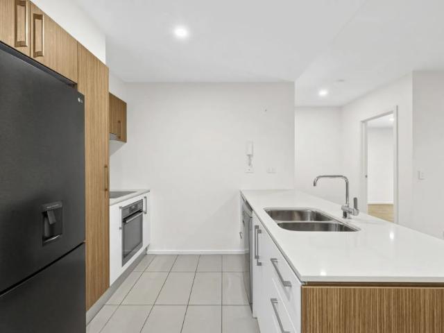Ground floor 2 bedroom apartment
