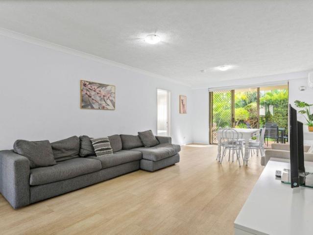 Ground Floor 2 Bedroom Apartment with Stunning Pool Views