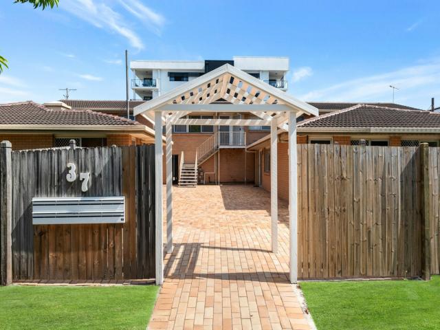 GROUND FLOOR 2 BEDROOM UNIT