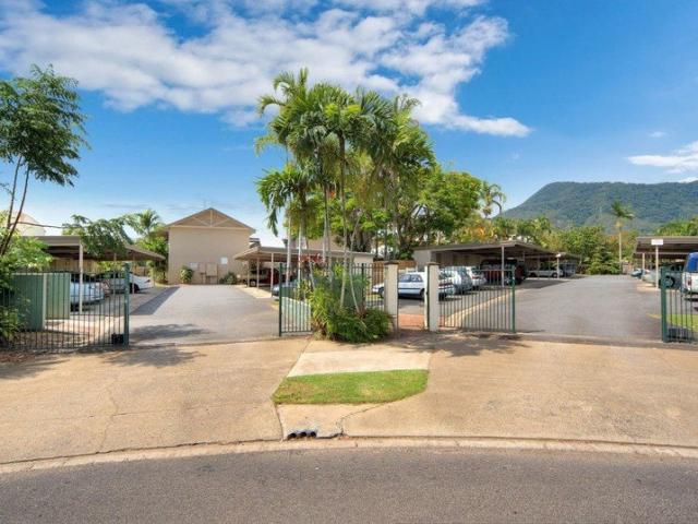 GROUND FLOOR 2 BEDROOM UNIT!