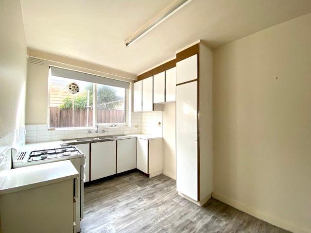GROUND FLOOR 2 BEDROOMS + STUDY | FLARE REAL ESTATE