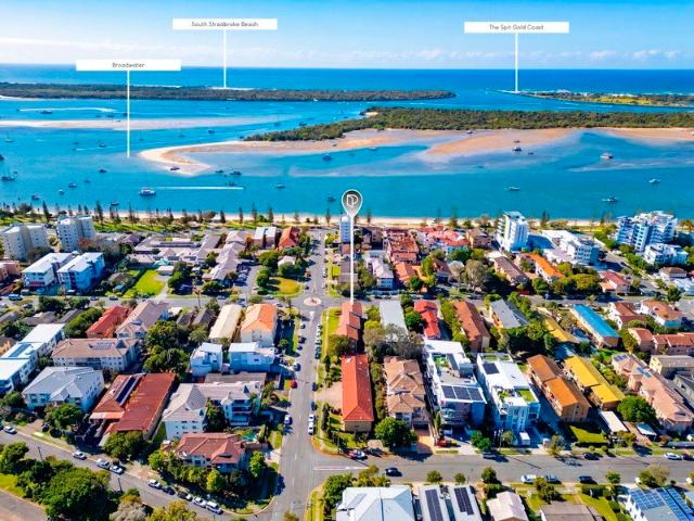 Ground Floor Coastal Living Just 150m from the Broadwater
