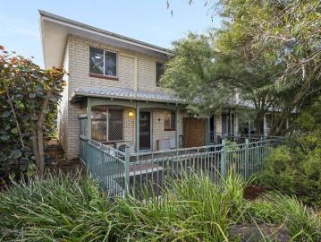 Ground Floor & Completely Renovated!