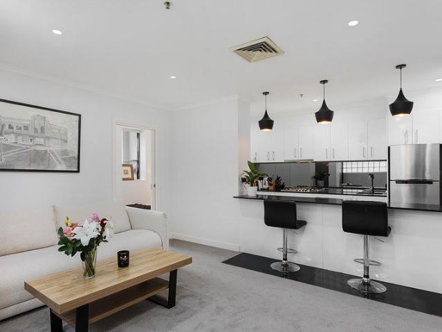 Ground Floor Contemporary Style Gem Footsteps to Amenities