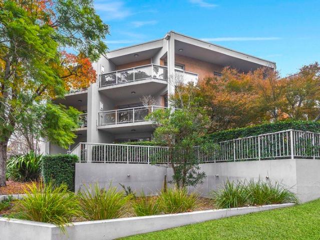 Ground Floor Convenience in a Walk to Everything Location