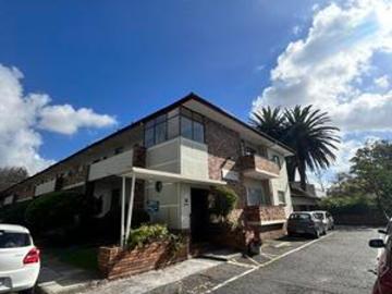 ground floor, corner studio apartment!
