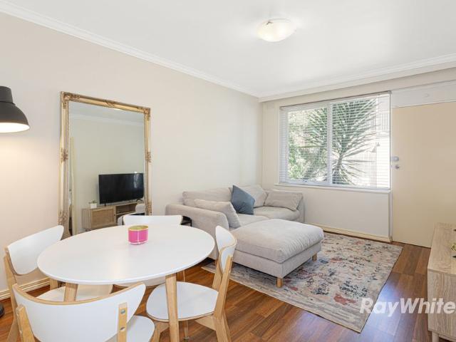 Ground floor charm in a prime location!
