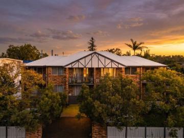 Ground floor, city fringe living