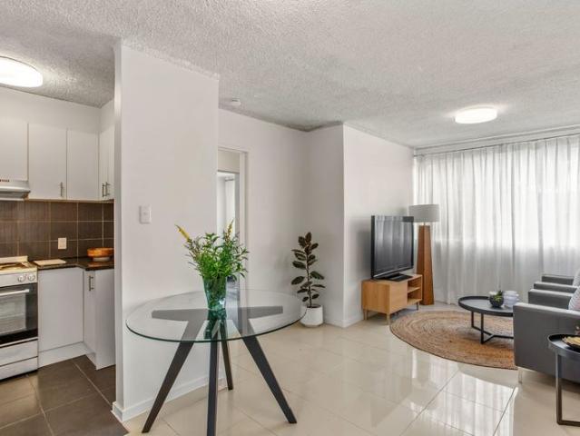 Ground Floor, Classic Block!