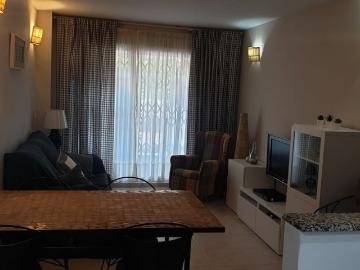 Ground floor Apartment by the Arenal. 2 bed 2 bath. €750 / Month