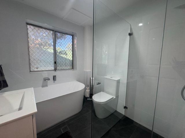 Ground floor apartment close to schools, shops and transport