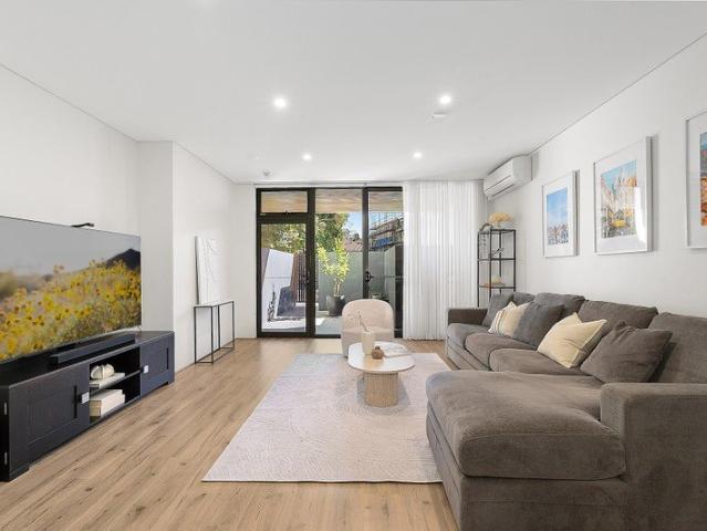 Ground Floor Apartment has Everything for a Carefree Modern Lifestyle