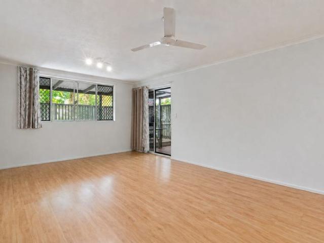 Ground Floor Apartment in Prime Palm Beach Location