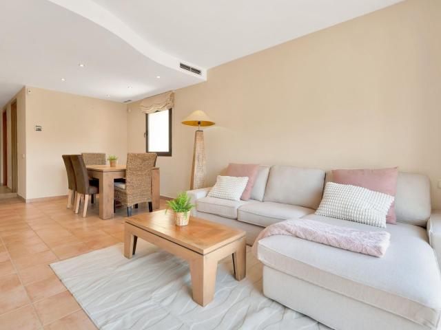 Ground Floor Apartment in Río Real