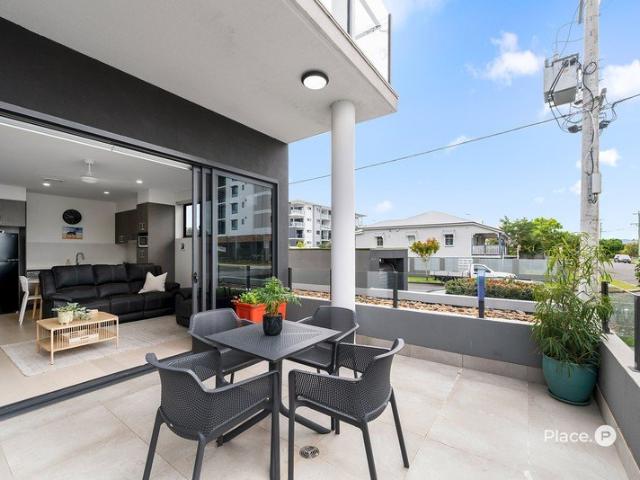 Ground Floor Apartment in the heart of Wynnum