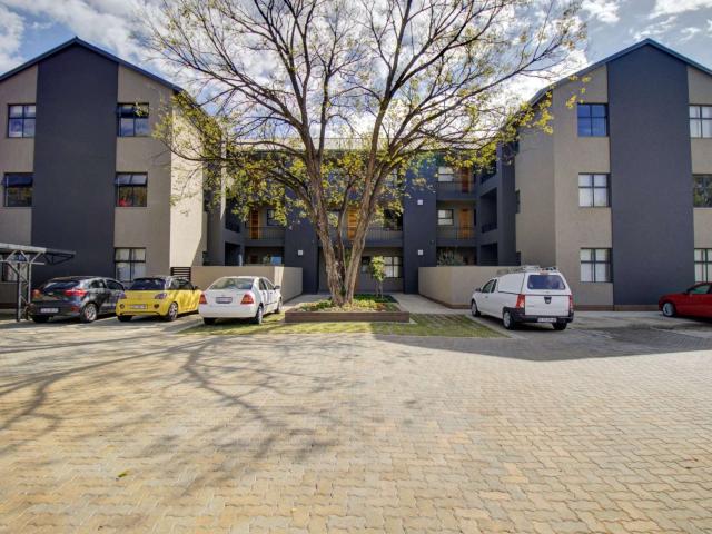 Ground Floor Apartment to Let in Menlo Park