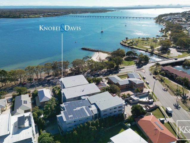 Ground Floor Apartment Water Views Private & Secure