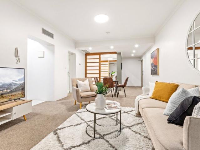 Ground Floor Apartment with Courtyard