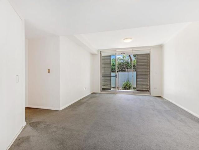 Ground Floor Apartment with Courtyard