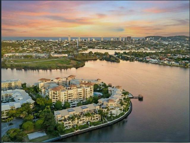 Ground Floor Apartment With Stunning Water Views
