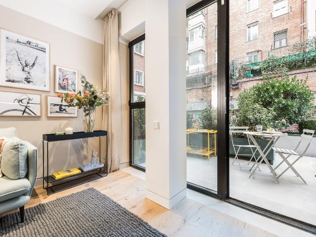 Ground floor apartment with private garden