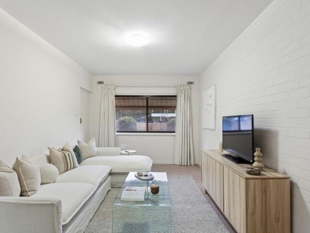 Ground Floor Apartment With Rare Lock Up Garage