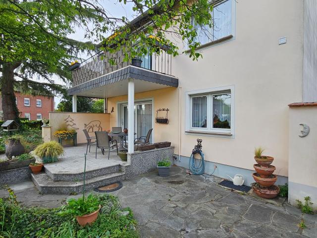 Ground floor apartment with terrace and parking space, Moers Amsterdam Apartments for Rent