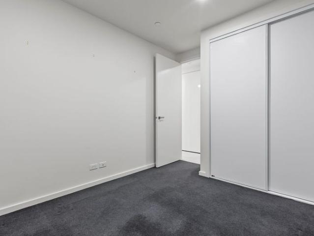 Ground Floor Apartment!