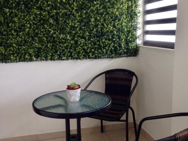 Ground floor apartment 2 blocks to beach, shops