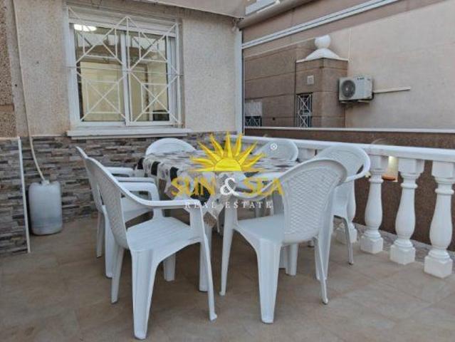 GROUND FLOOR APARTMENT 4 BEDROOMS IN TORREVIEJA